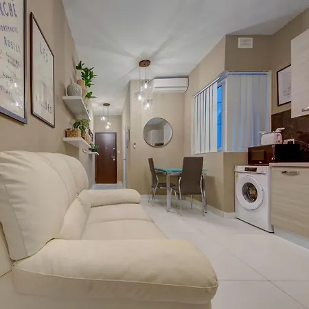 Fully Equipped 1br With Wifi & Ac In By 360 Estates Gzira